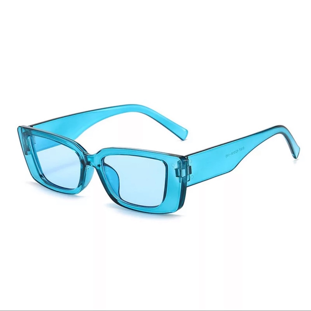 New Woman’s AJ Morgan Big Payback Super Oversized Light Blue Clear Sunglasses